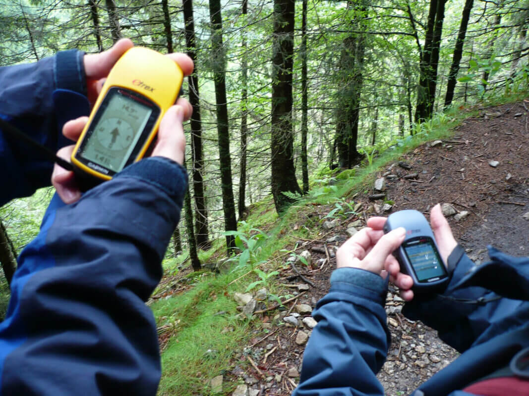 MIt GPS auf Geocaching Tour am Feldberg unterwegs